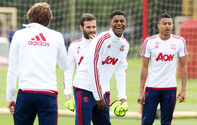 Kane : «<span style="font-size:50%">&nbsp;</span>Rashford mérite sa place<span style="font-size:50%">&nbsp;</span>»