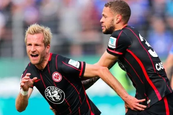 L&rsquo;Eintracht Francfort reste dans l&rsquo;élite !