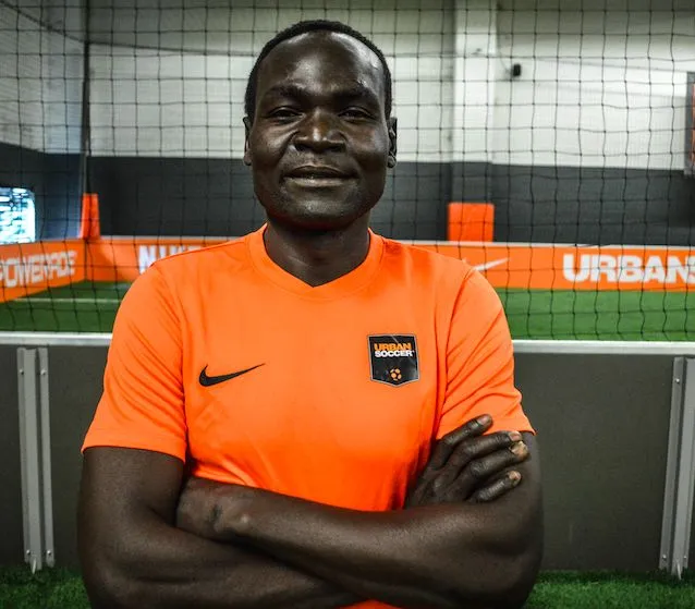 Un terrain de football comme terre d&rsquo;accueil