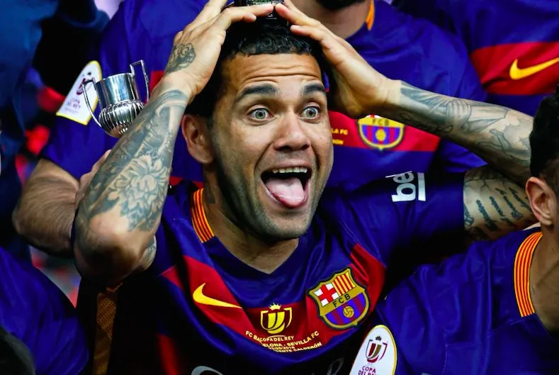 Alves assure qu&rsquo;il reviendra au Barça