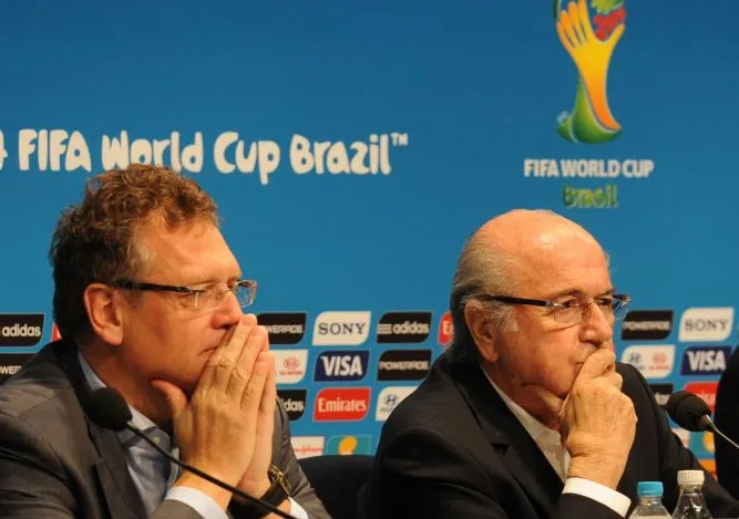 La FIFA, il y a des lois contre ça…