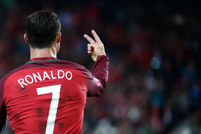 Ronaldo dépasse Figo