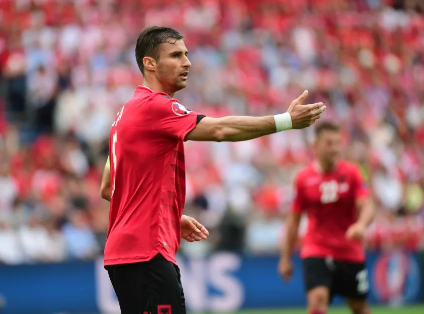 Cana est sur le banc !