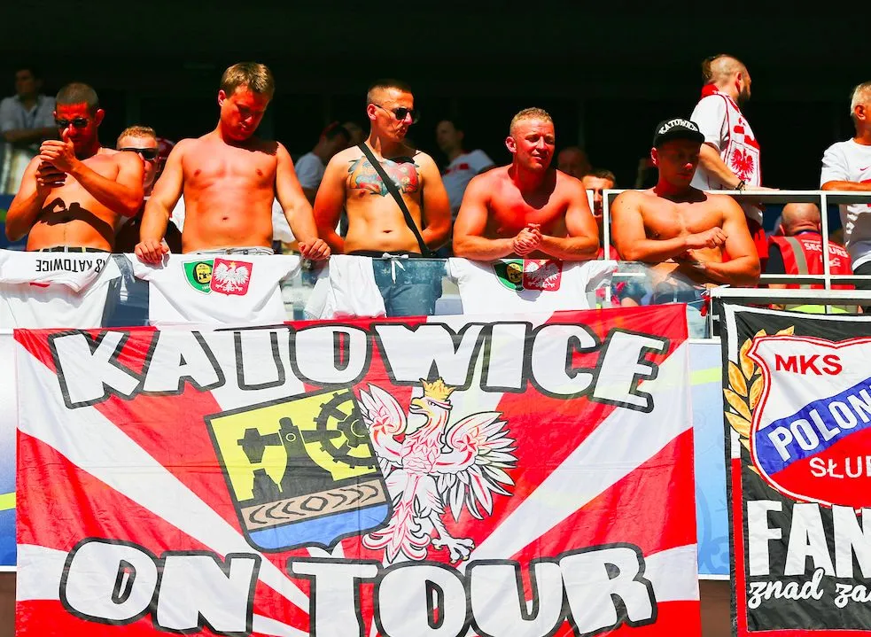 Prison ferme pour 5 supporters polonais