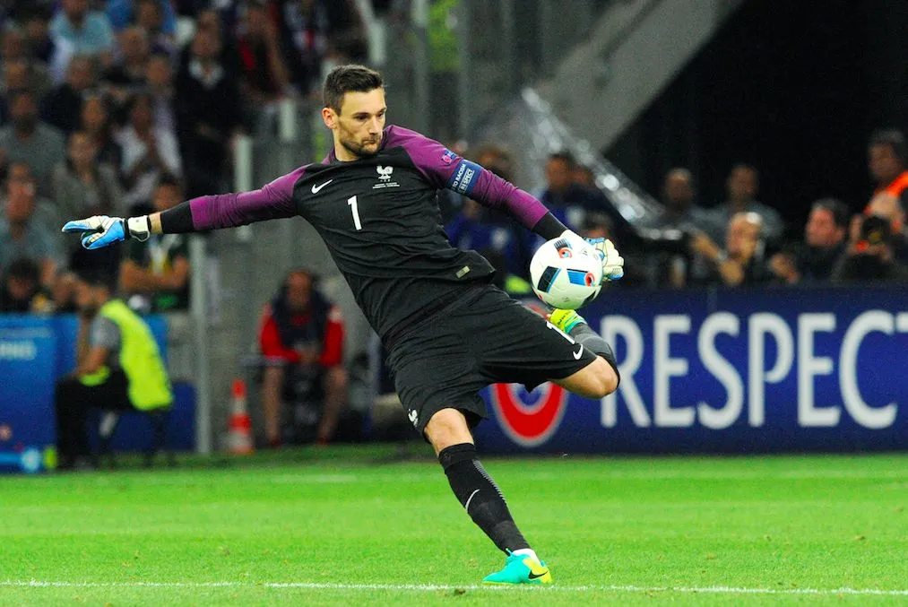 Lloris sait-il bien relancer ?