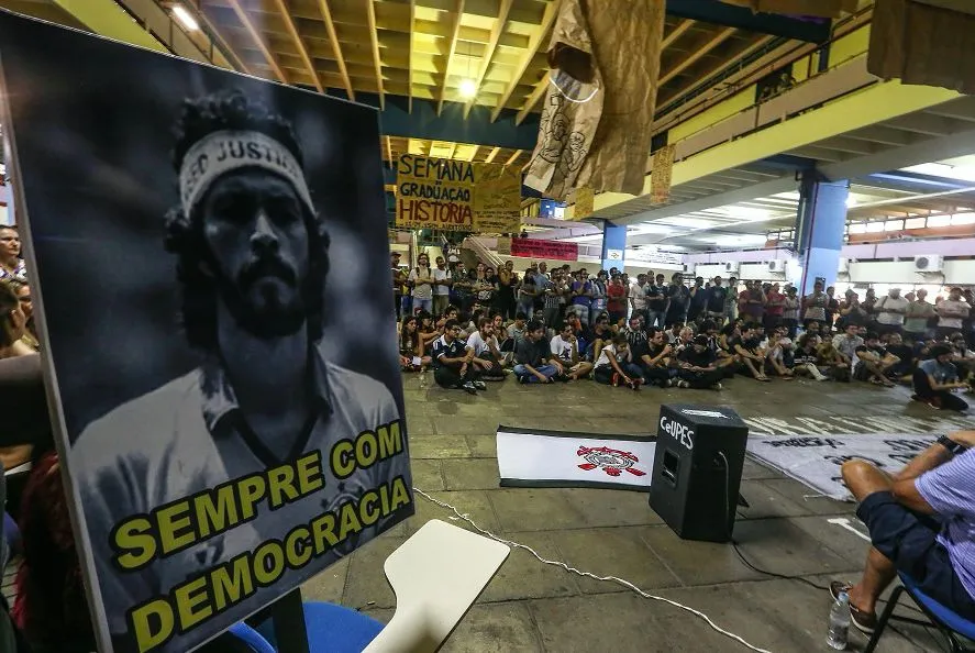 Corinthians : Le football contre le coup d’État