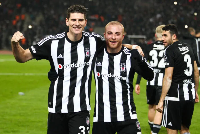 À Töre et à raison