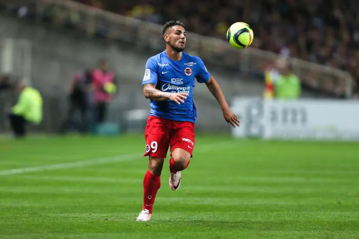 Delort pète un plomb sur Twitter