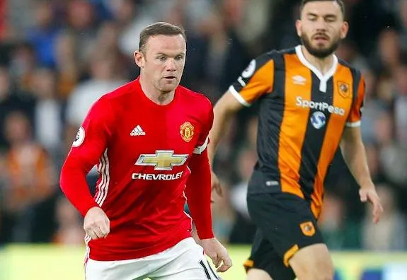 Shearer : «<span style="font-size:50%"> </span>Rooney doit arrêter la sélection pour se consacrer à son club<span style="font-size:50%"> </span>»