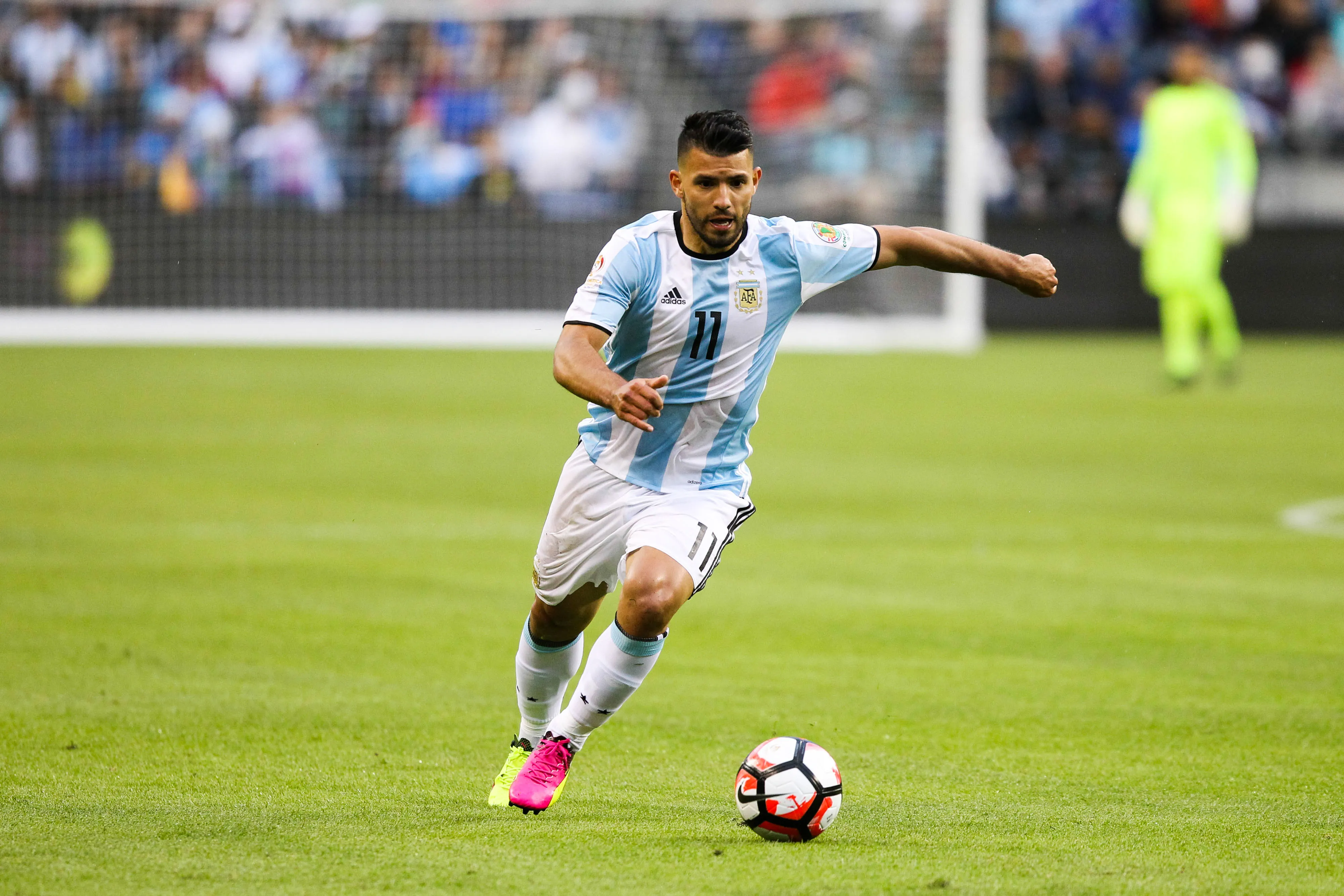 Argentine : Agüero et Pastore forfaits