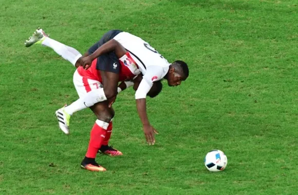 Tcheuméo : «<span style="font-size:50%">&nbsp;</span>Pogba guezmer au judo ?<span style="font-size:50%">&nbsp;</span>»