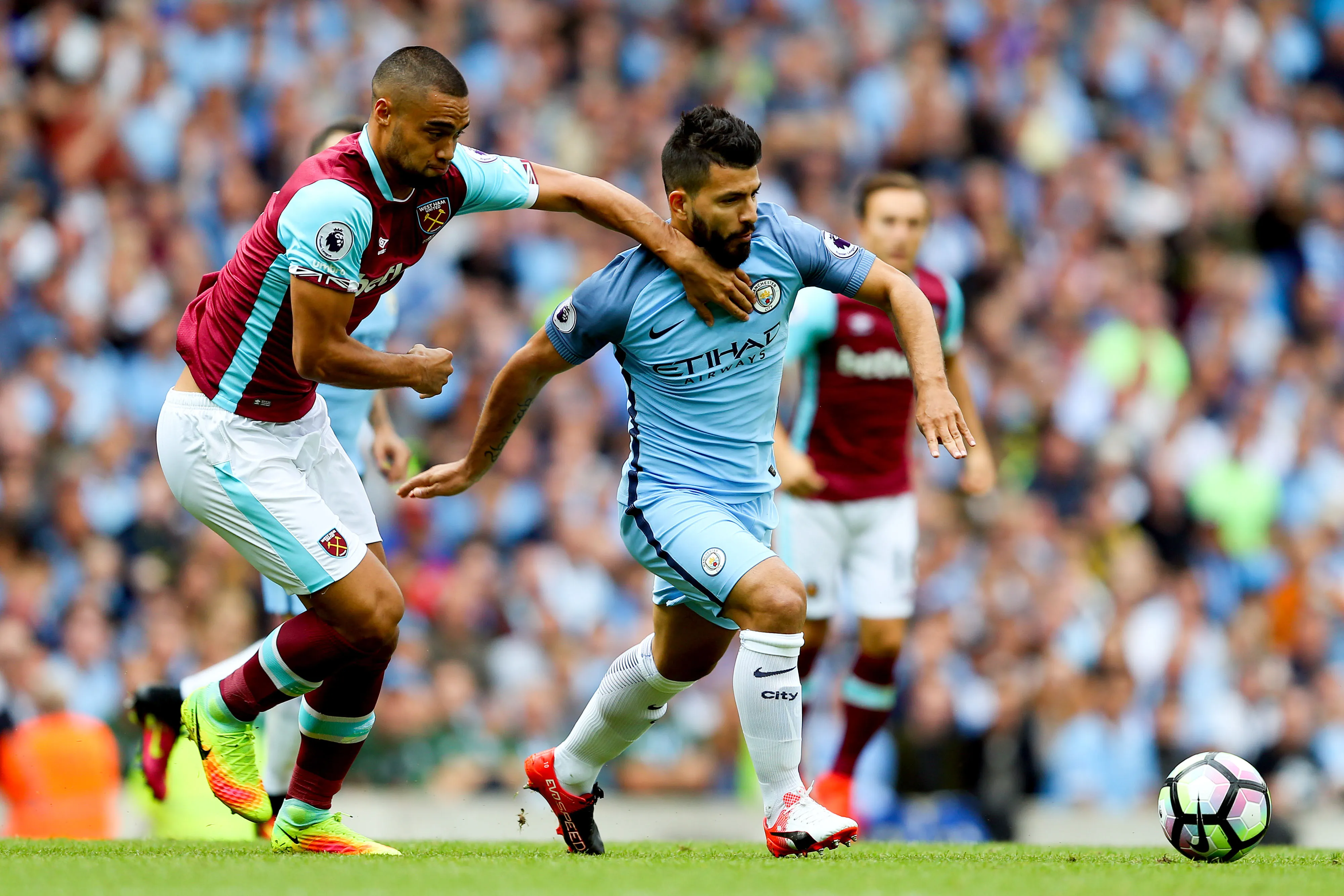 Agüero suspendu trois matchs