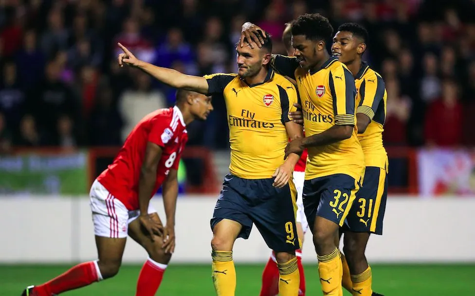 Liverpool et Arsenal déroulent, Everton trébuche