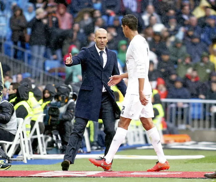 Zidane prend la défense de Varane