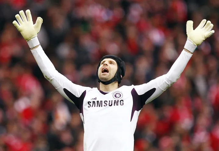 Cech désarme Carroll