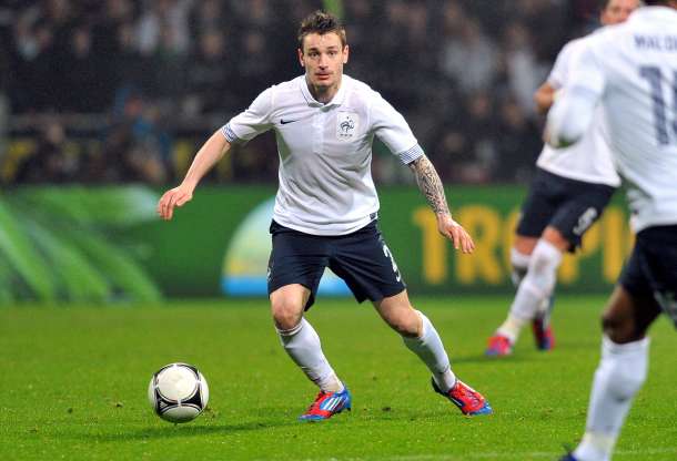 Quel arrière droit pour l’équipe de France ?