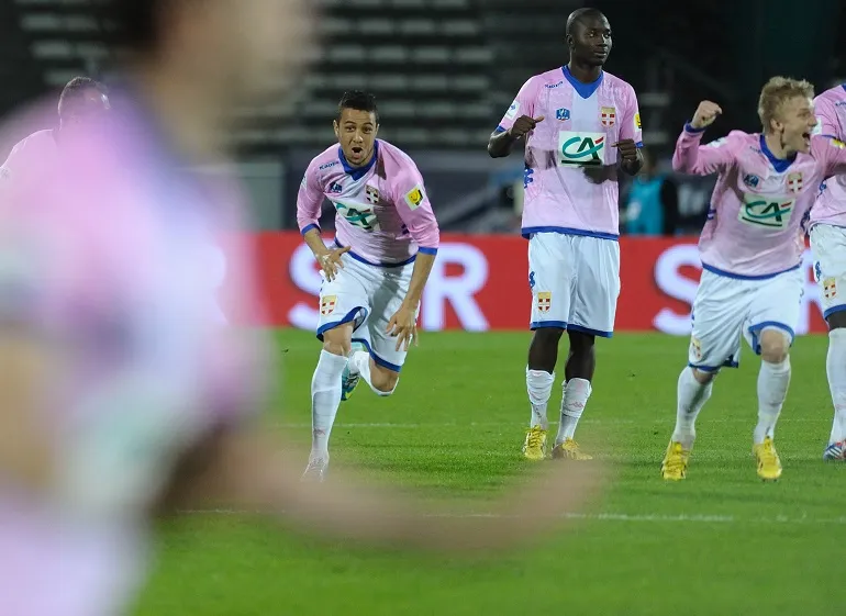 Evian se paye Paris !