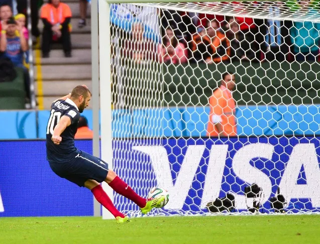 Vine : Benzema sur penalty