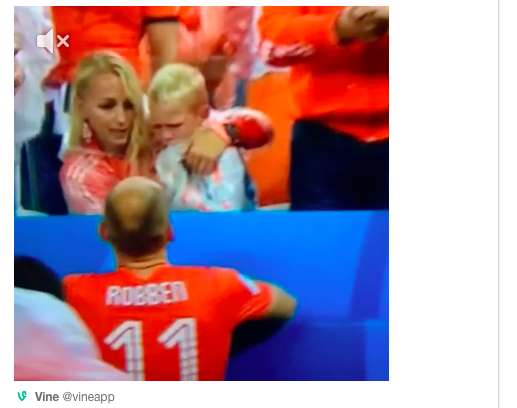 Vine : Robben console son fils