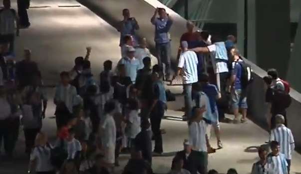 Ça chauffe à la sortie du Maracanã&#8230;