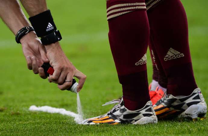 Le spray débarque en Ligue 1