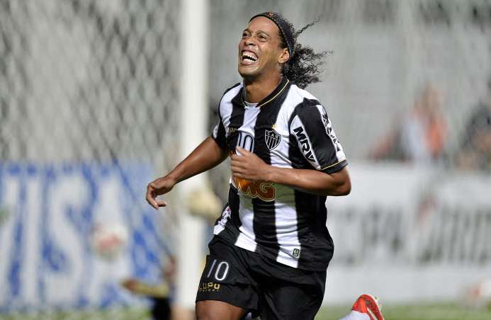 Officiel  : Ronaldinho au Mexique