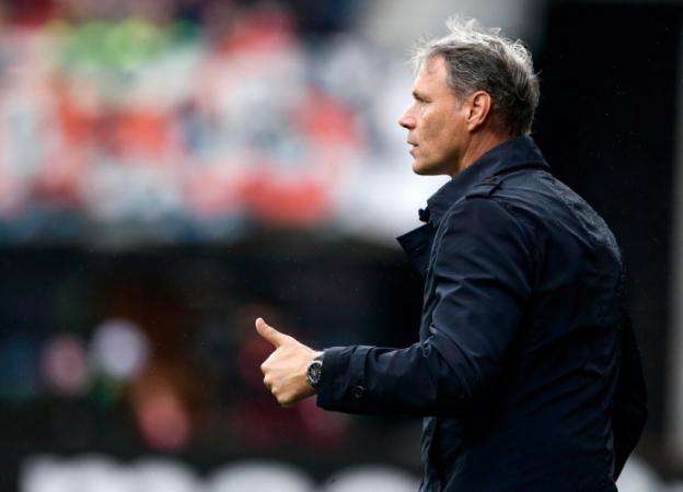 Van Basten sera assistant