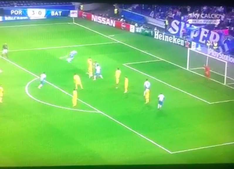 Le 3ème but de Brahimi