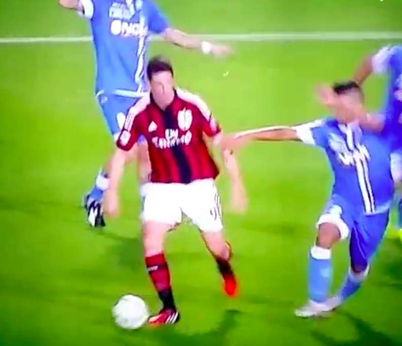 Vine : Torres amuse les défenseurs