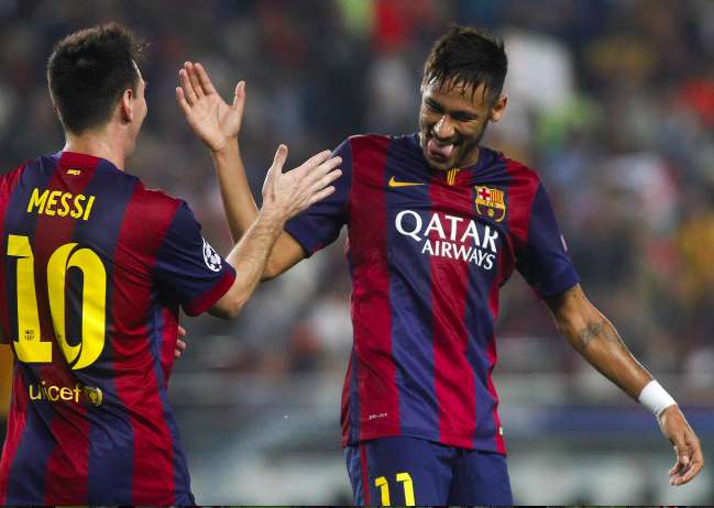 Vine : leçon de une-deux par Neymar et Messi