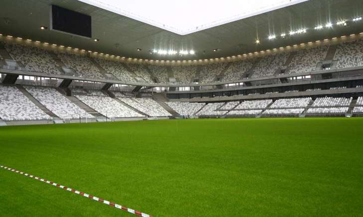 Photo : le stade de Bordeaux en place