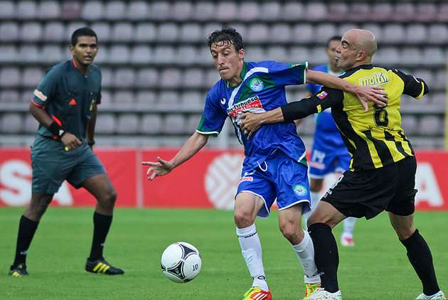 Nicolás Massia poignardé dans les vestiaires