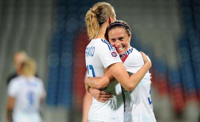 Camille Abily : «<span style="font-size:50%">&nbsp;</span>Aulas nous a affrété un avion pour rentrer avec lui<span style="font-size:50%">&nbsp;</span>»