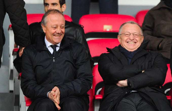 Aulas clôt les débats sur Twitter