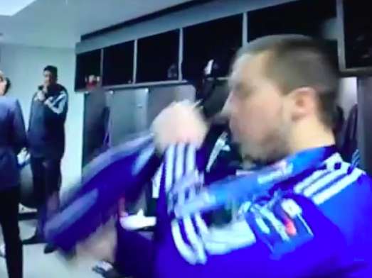Hazard pas fan du champagne de la victoire