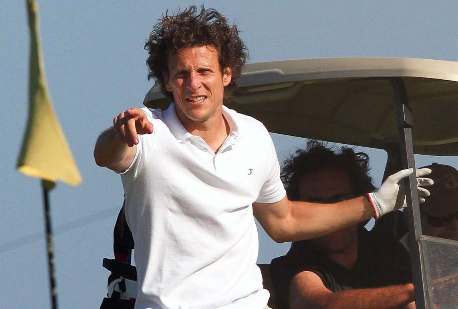 Vine : le joli coup franc de Forlán