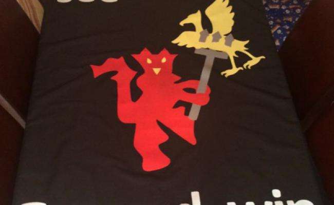 La bannière anti-Gerrard d&rsquo;un fan de MU