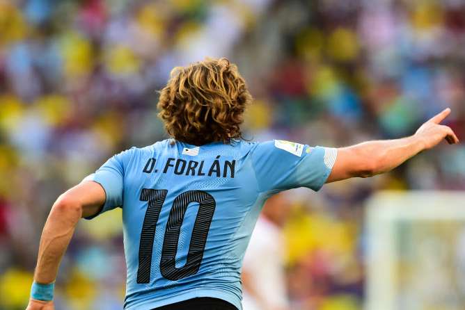 Vine : le joli doublé de Diego Forlán