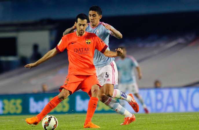 Vine : Busquets se prend une motte de terre dans le visage