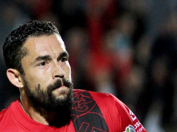 Un politique mexicain se fait remballer par un joueur