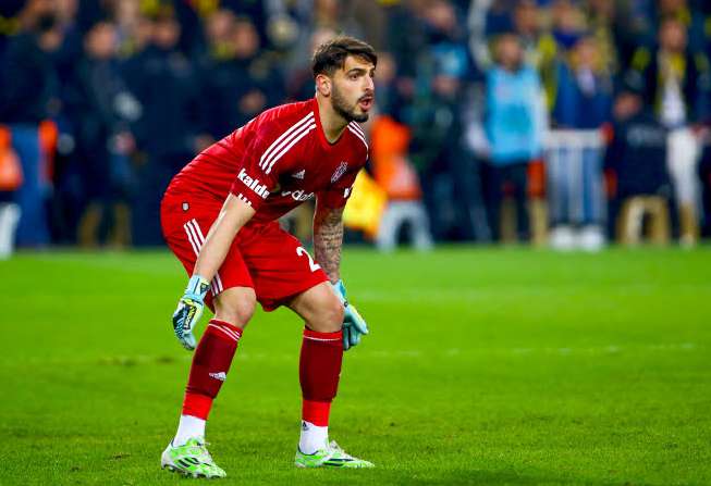 Vidéo : le gardien turc aux pieds d&rsquo;or