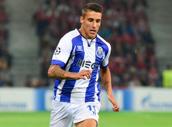 Porto, de «<span style="font-size:50%"> </span>l’Azul<span style="font-size:50%"> </span>» à la «<span style="font-size:50%"> </span>Roja<span style="font-size:50%"> </span>»