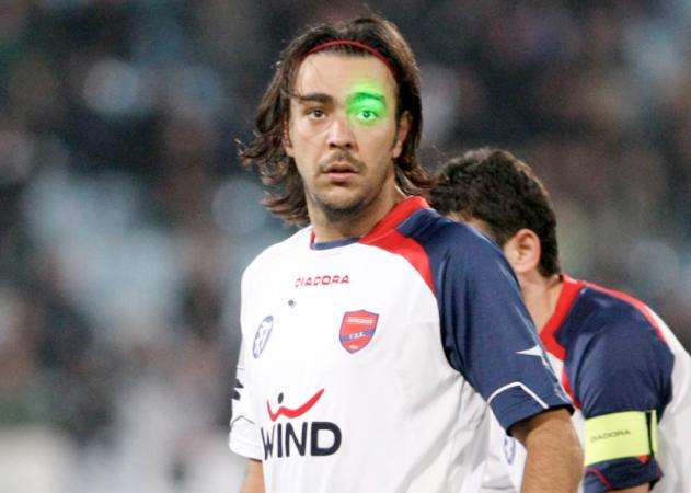 Il se tatoue un Recoba sur le bras