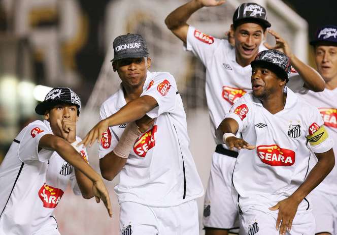 Vidéo : Neymar et Robinho font le show