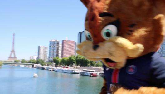 Vidéo : la mascotte du PSG prépare aussi sa saison