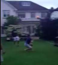 Vidéo : un ballon, un panier et huit Irlandais