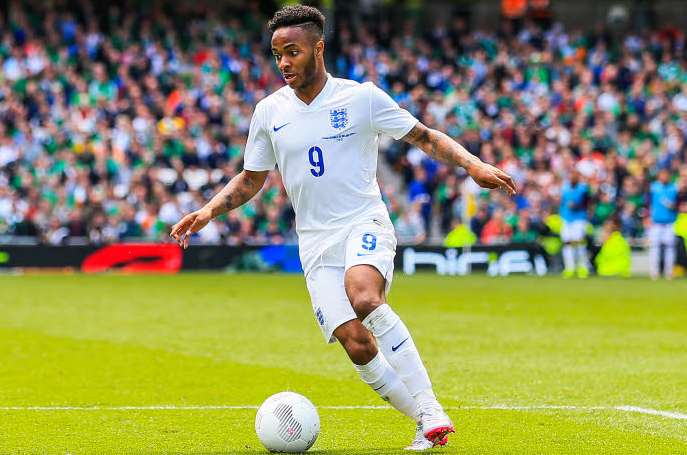 Sterling : une gamelle et un but pour son premier match