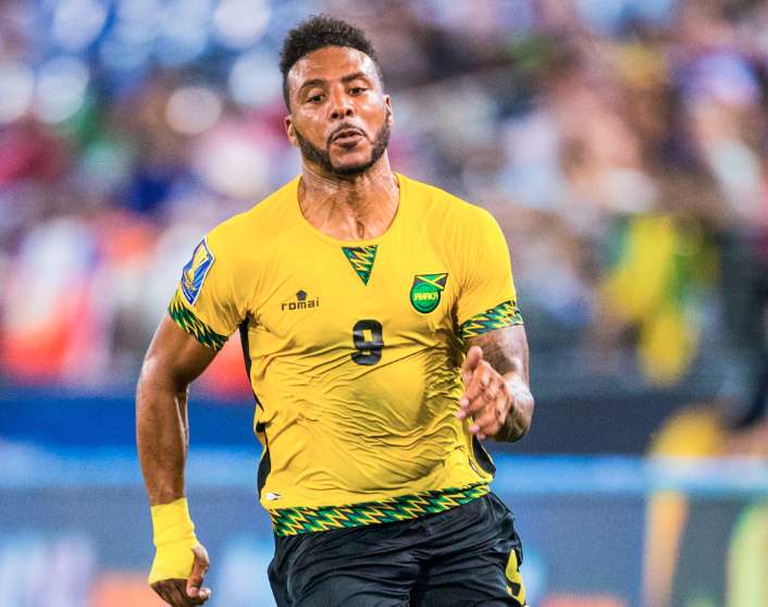Gold Cup : la Jamaïque sort les USA, polémique après la victoire du Mexique