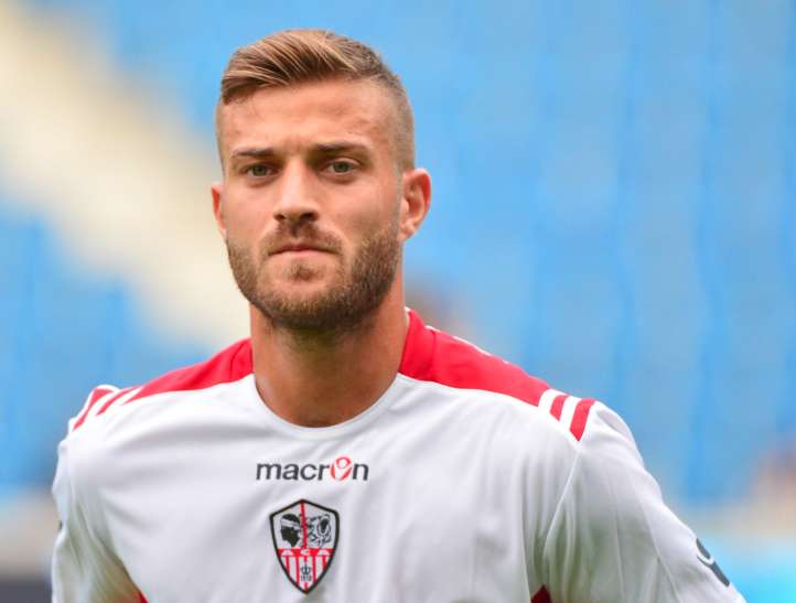 Vidéo : les coups de poing de Sainati