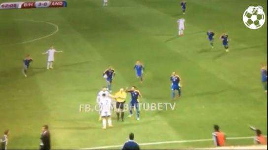 Vidéo : expulsé pour jet de chewing-gum sur un adversaire